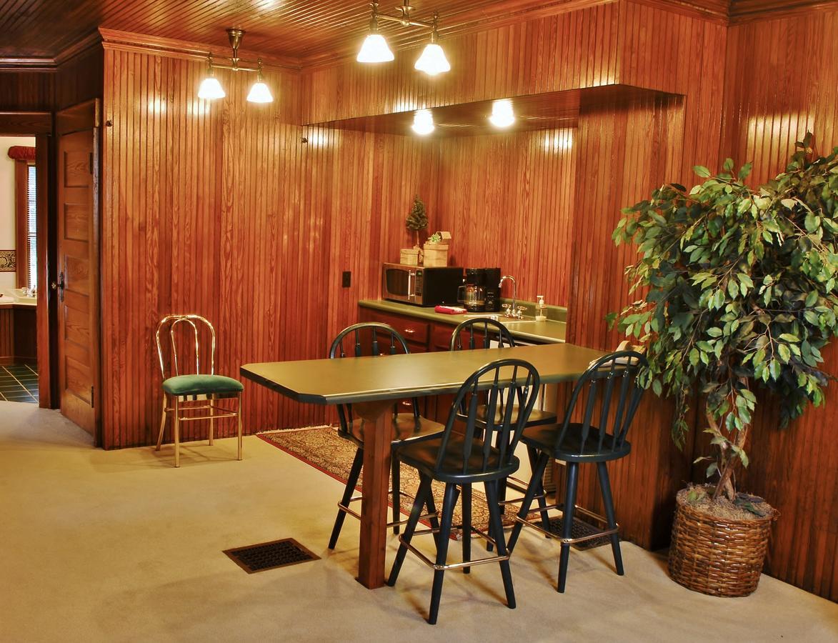 Arbor Hill Inn La Porte Εξωτερικό φωτογραφία